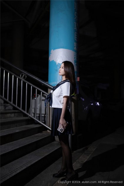 纯白皙肌肤学生妹自拍海报